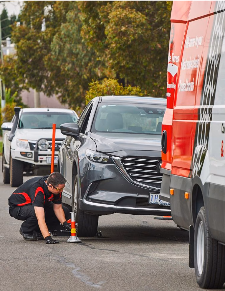 How to fix a punctured car tyre?