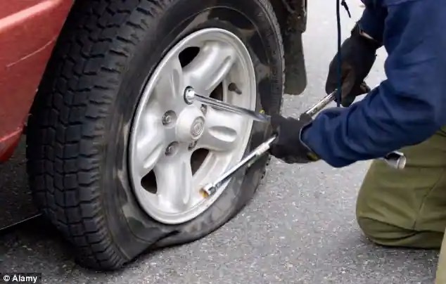 What is a mobile tyre repair service?