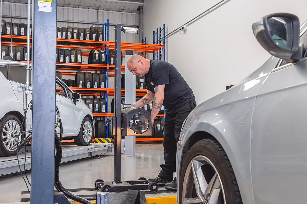 What services does HiQ tyres & Autocare Kettering offer?