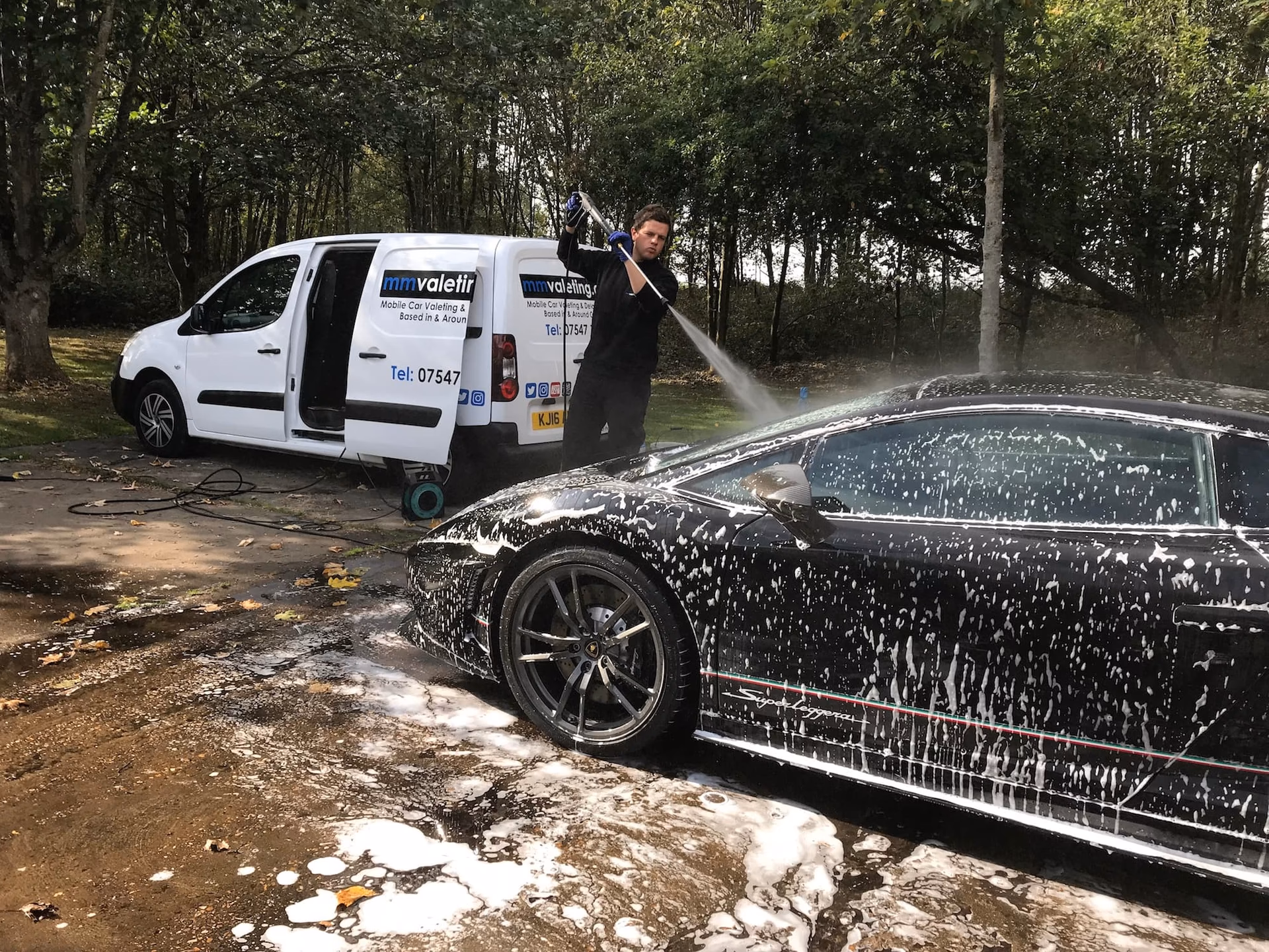 Who is easy clean mobile car valeting?