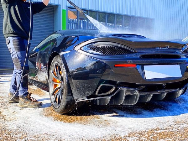 Can a professional car valet help you sell your car?