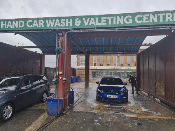 Who is mobile valeting & detailing in Hereford?