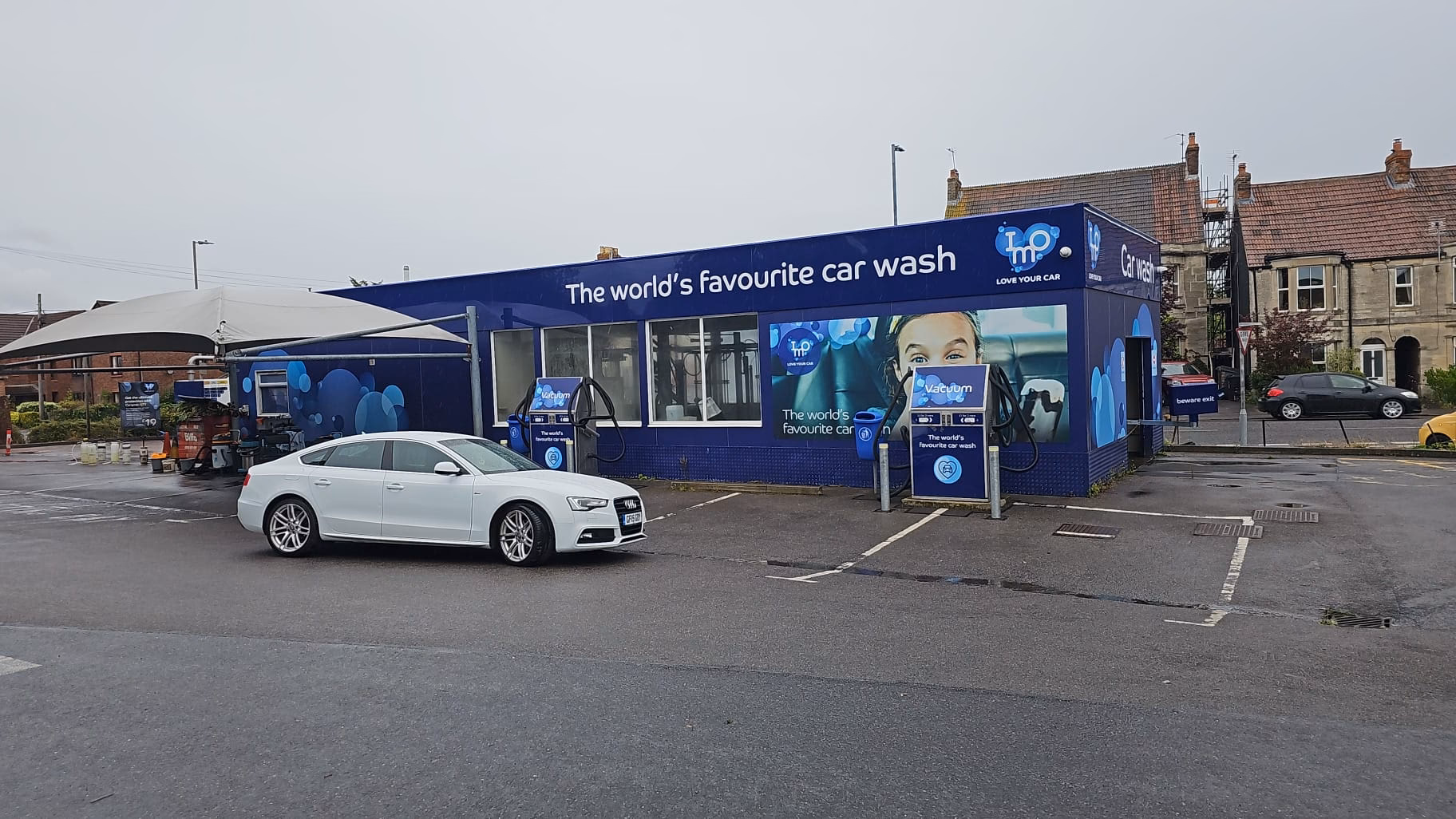Who is mobile valeting & detailing in Hereford?