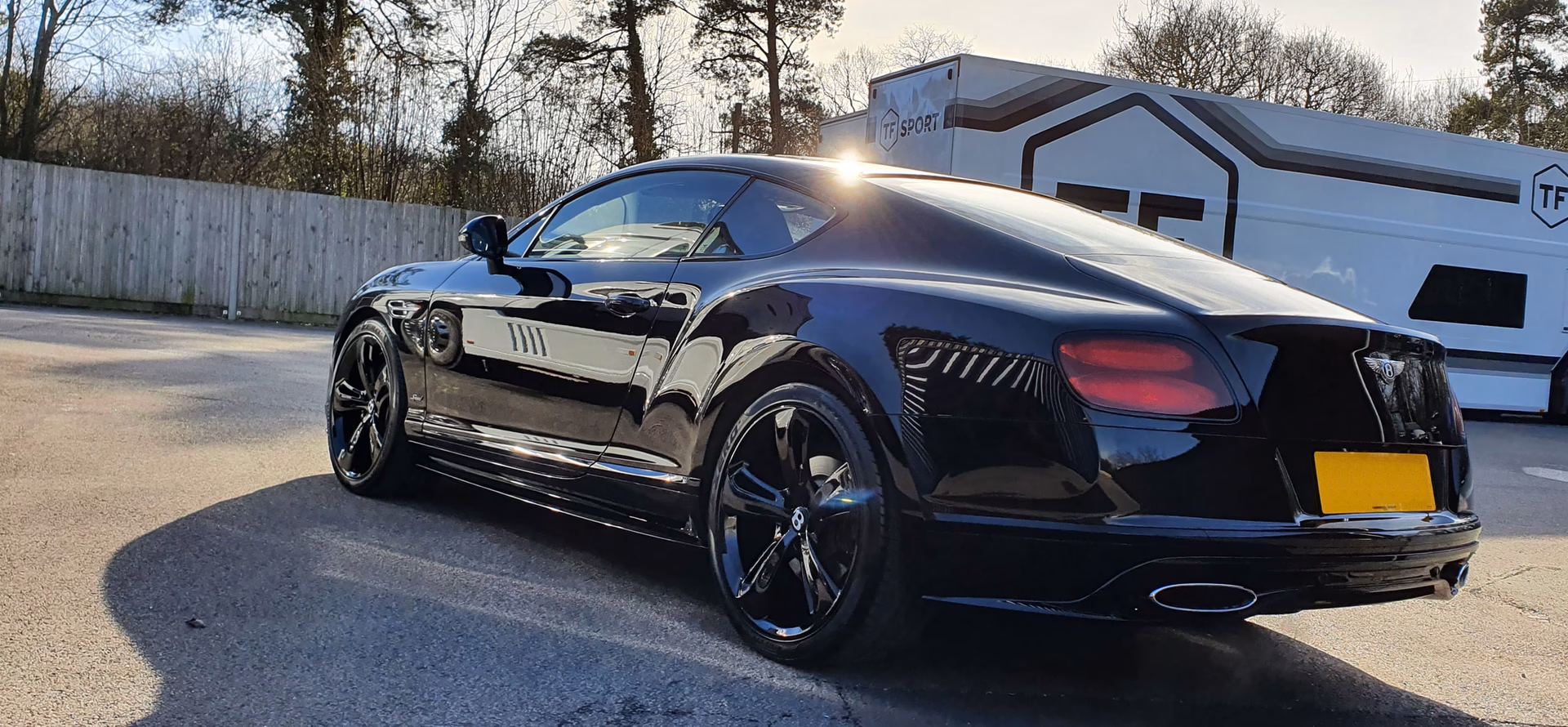 Who are a & R valet?