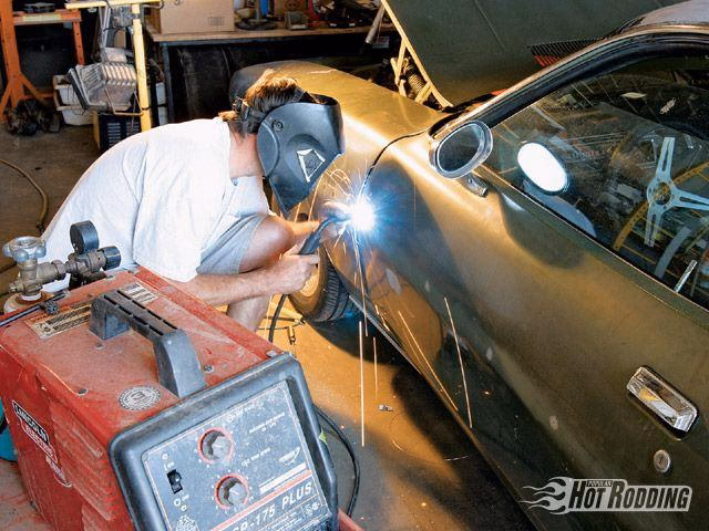 Where can I find a car Welding Specialist?