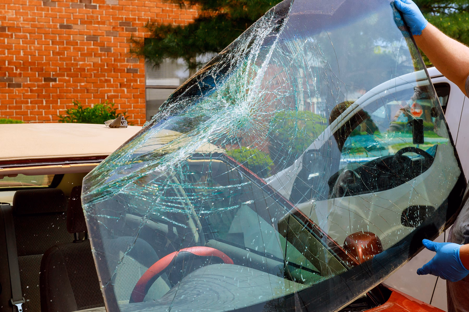 Where can I find a windshield replacement service in Sacramento?