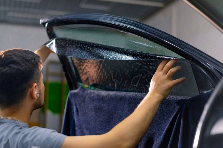 What is a windshield repair course?