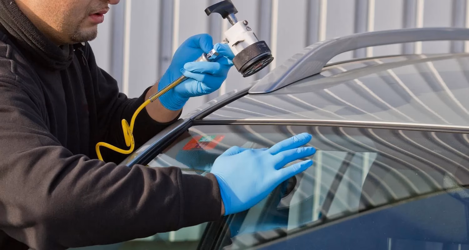 Where can I get a windshield replacement service in Ottawa?