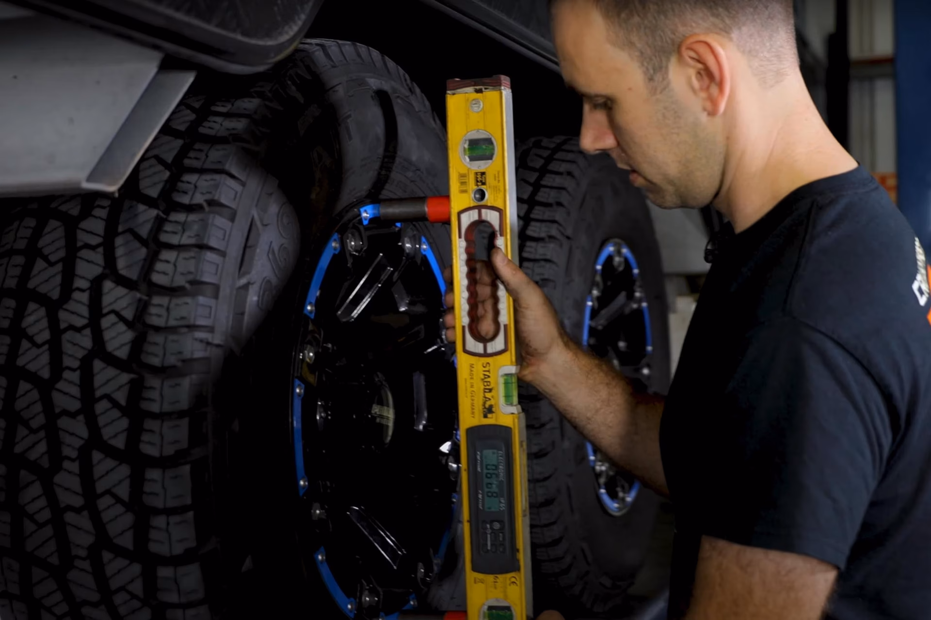 What is a web-based 3D wheel aligner?