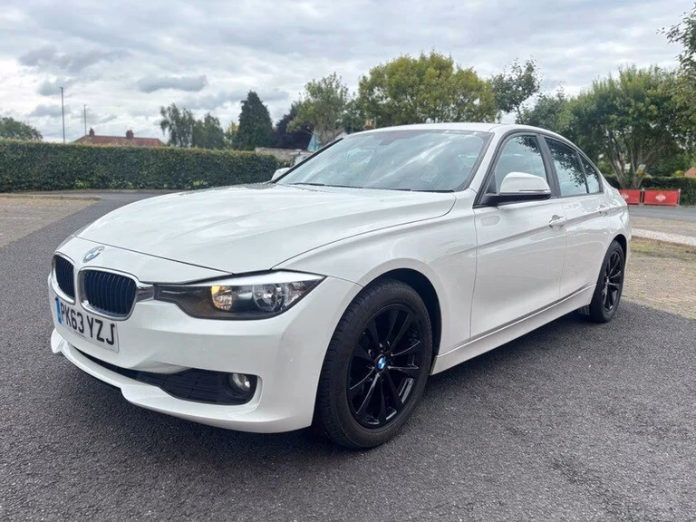 What cars does Motorpoint sell?