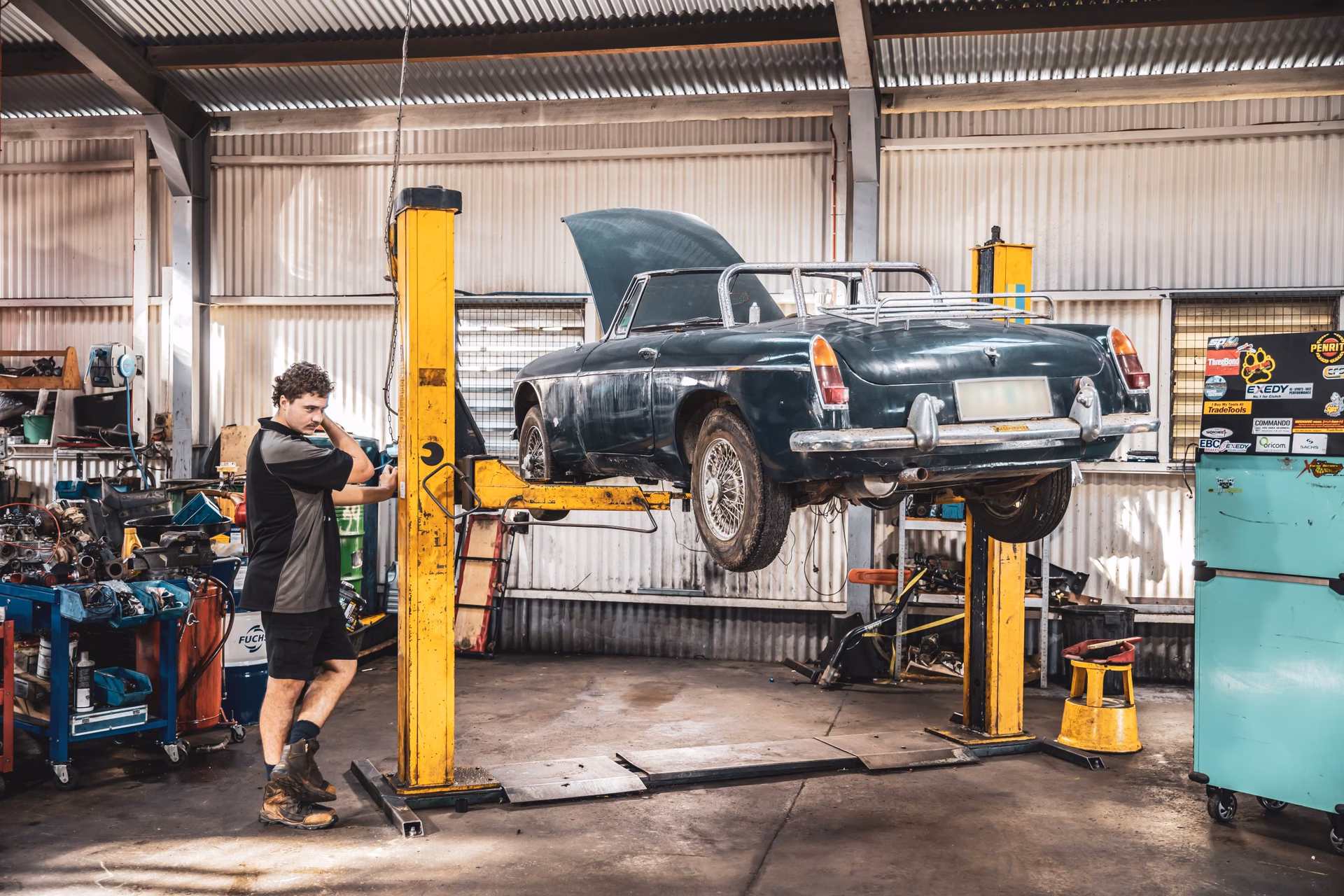 What services does a Cairns motor mechanic offer?