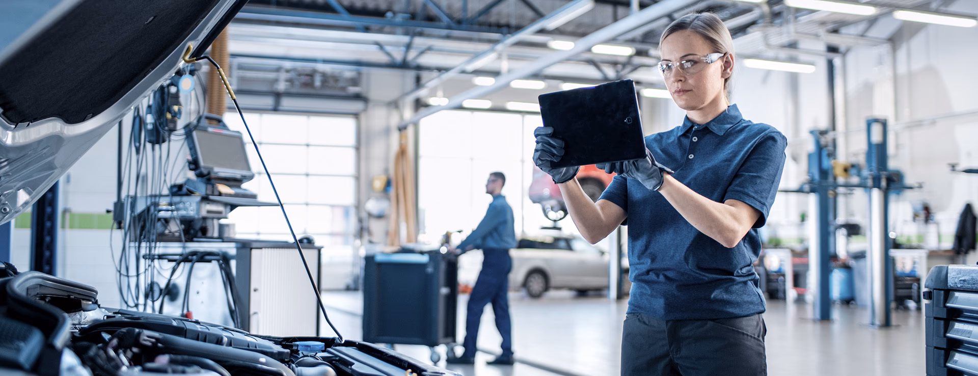 Who is Castle vehicle servicing?