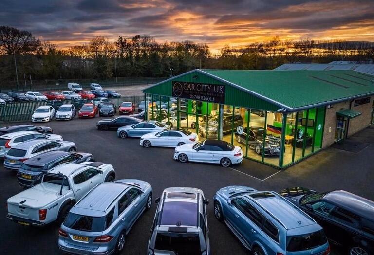 Does Catterick service station have an air pump?