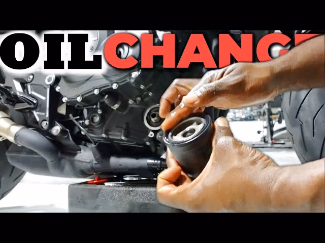 Does Honda CB1000R have a round headlight?