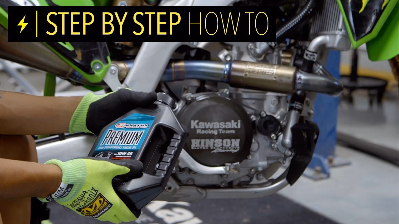 What is the fuel tank capacity of the CCM R30?