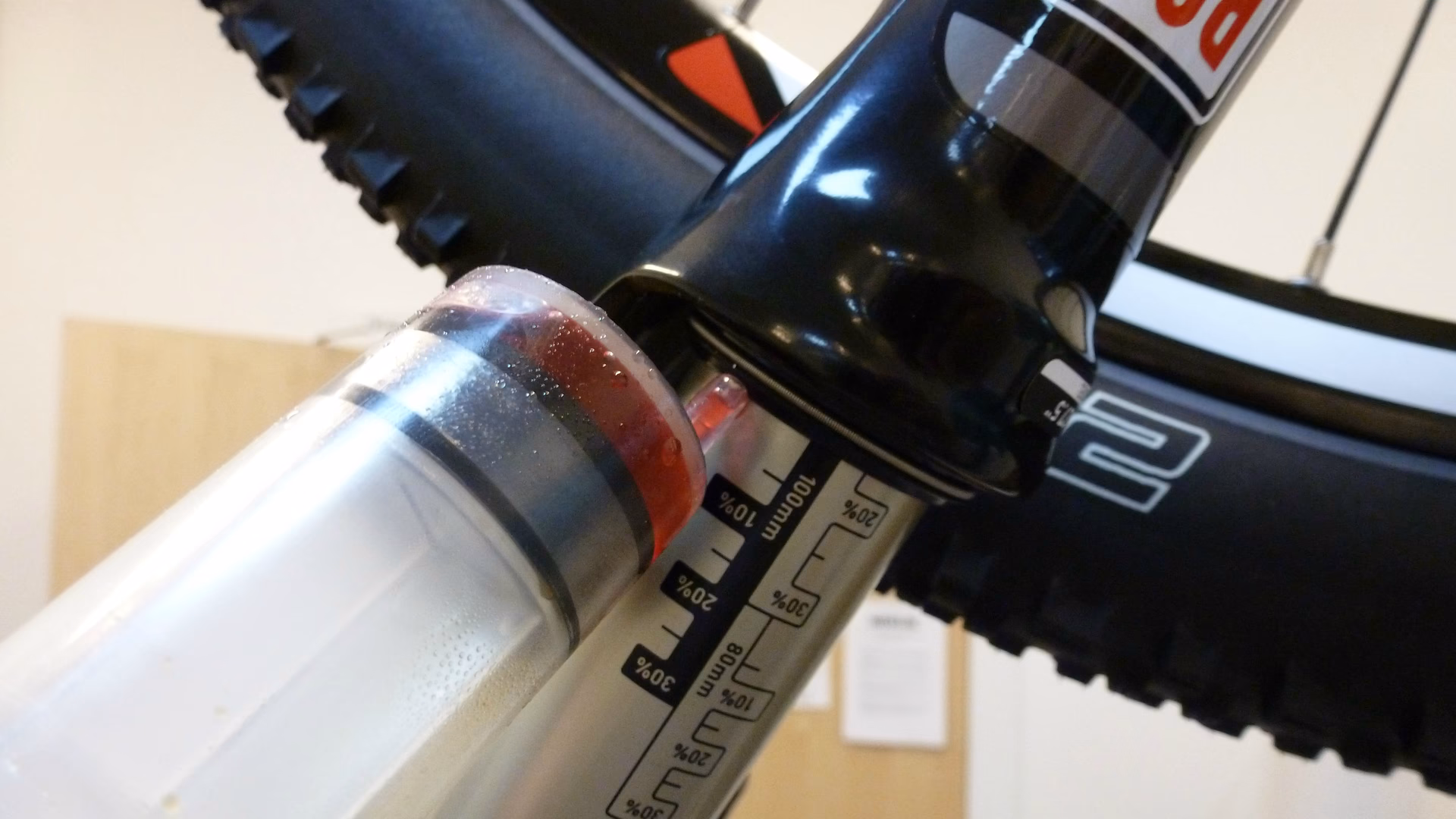 What does fork oil do on a mountain bike?