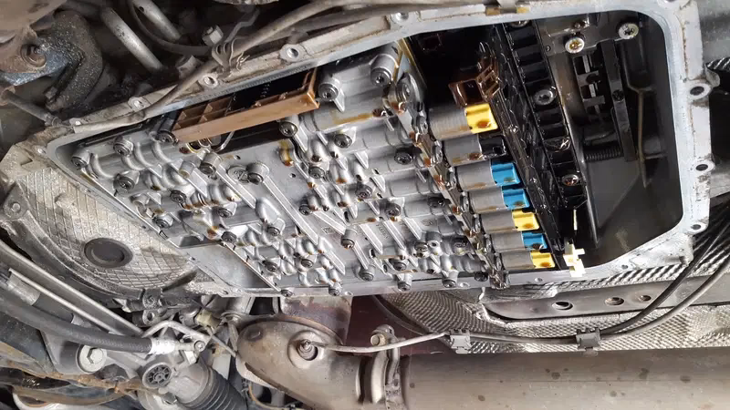 How many litres does a gearbox overflow?