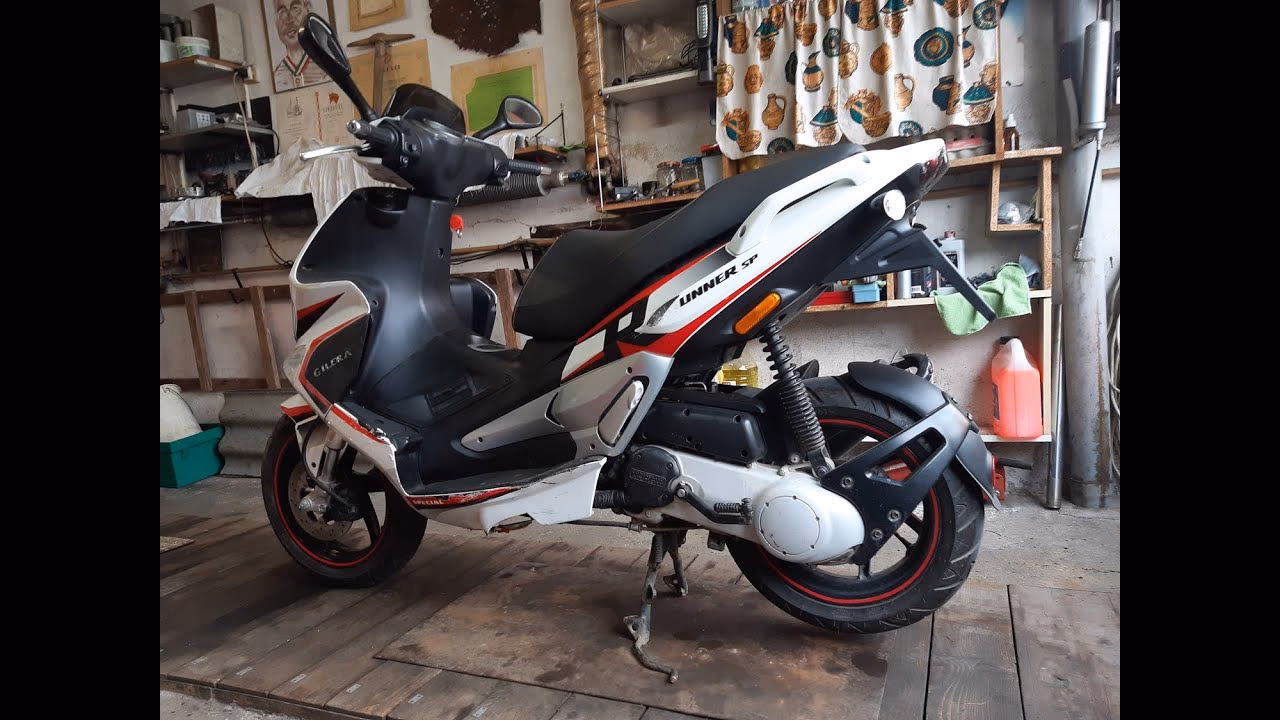 Why does the Gilera Runner 125 not rev up properly?