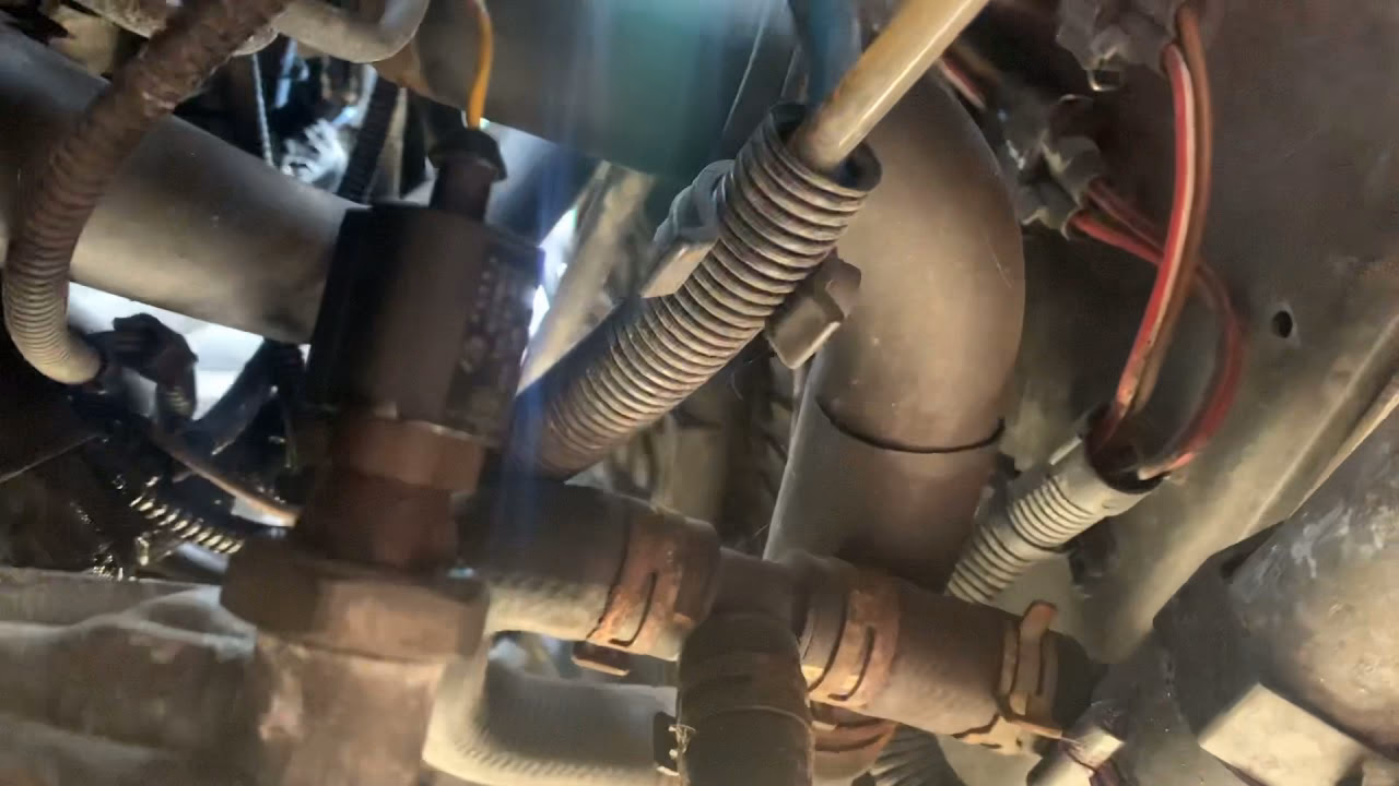 Where is the oil pressure sensor located in the Volkswagen Transporter van?