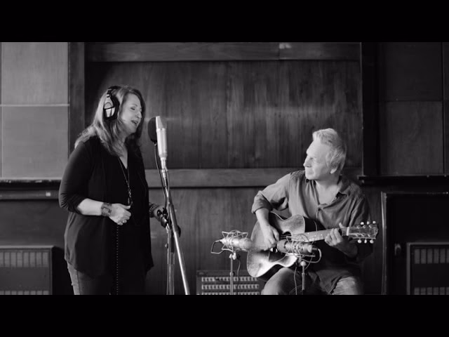 Quels sont les paroles de là #R# chanson Tomber là #R# chemise ?