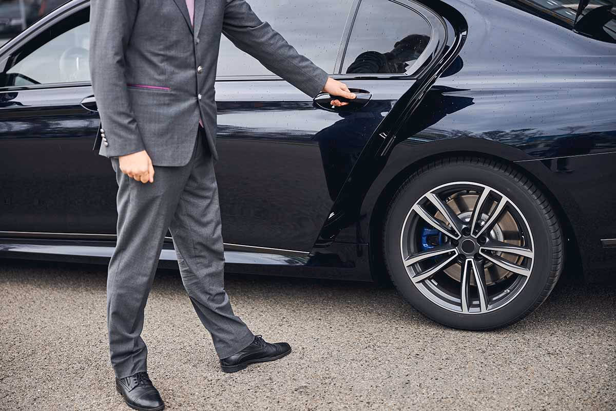 Do you recommend chauffeurs services in Melbourne?