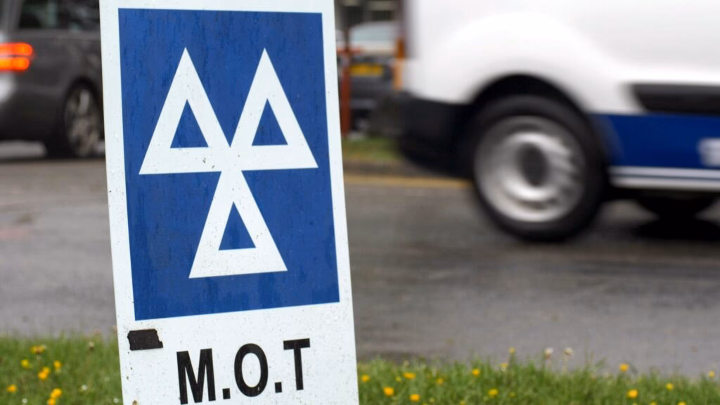 How do I Check my HGV's Mot status?