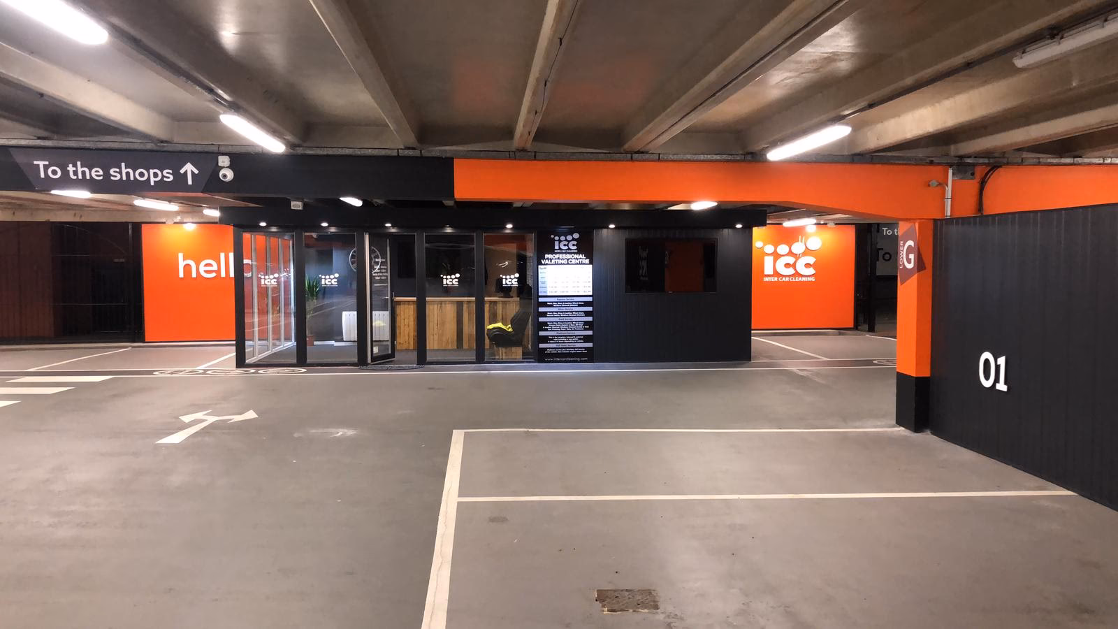 How do I get from Chester to Cheshire Oaks without a car?