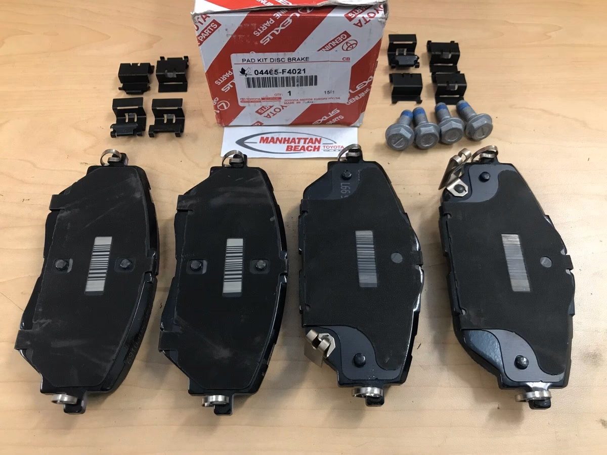 What is a brake pad set?