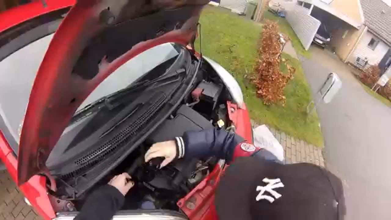 How to change headlights on citron C1 (2016)?