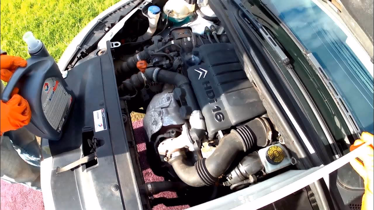 How much oil does a Citroen C4 2015 Diesel take?