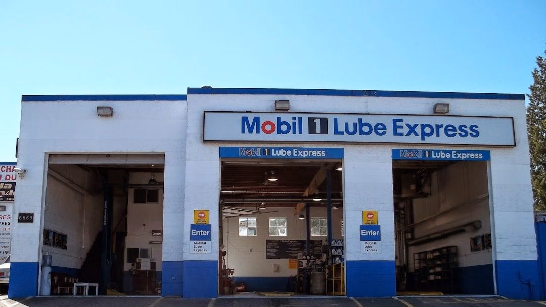 Does first stop change engine oil?