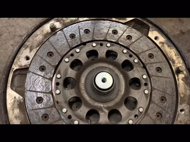 Should I take my BMW 1 series for a secretservicetm clutch replacement?