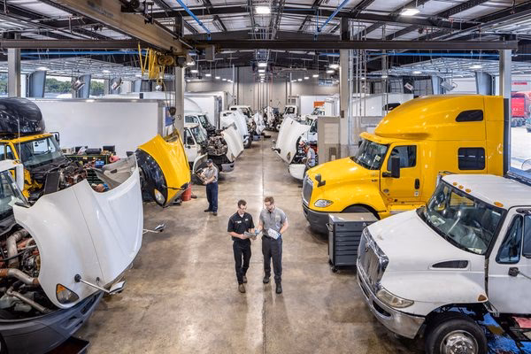 What services does a car repair & repair service offer?