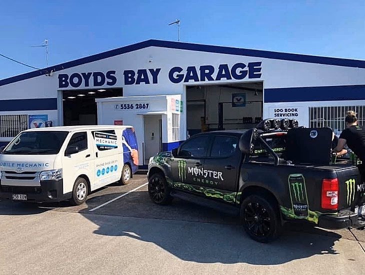 What services does Tweed Heads offer?