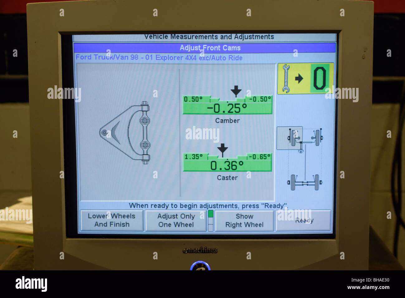 How do computerised wheel alignment machines work?