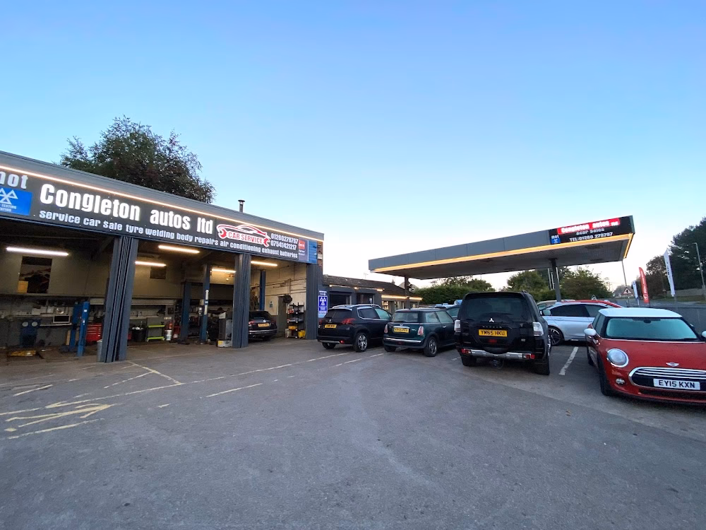 How many car dealers are there in Congleton?