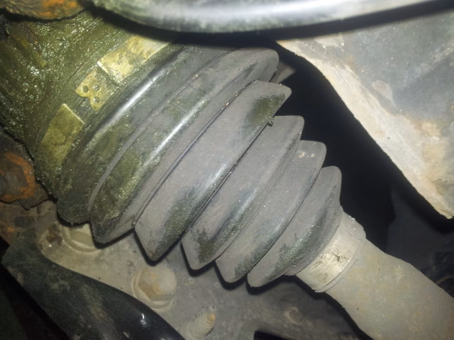 What is a major Mot defect?