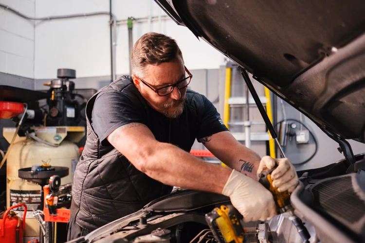What are some common problems with car repair?