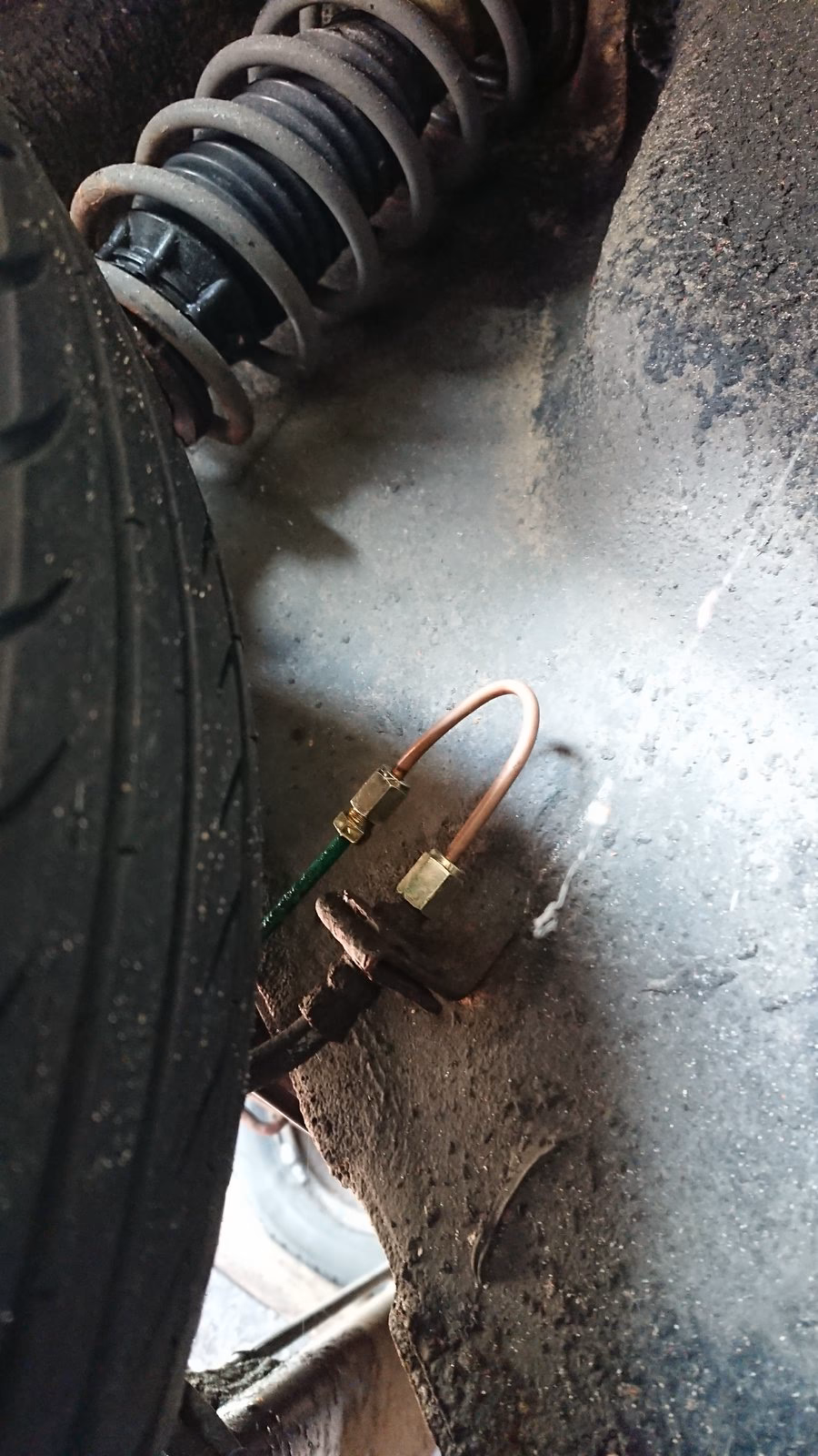 How do I know if my brake pipes are corroded?