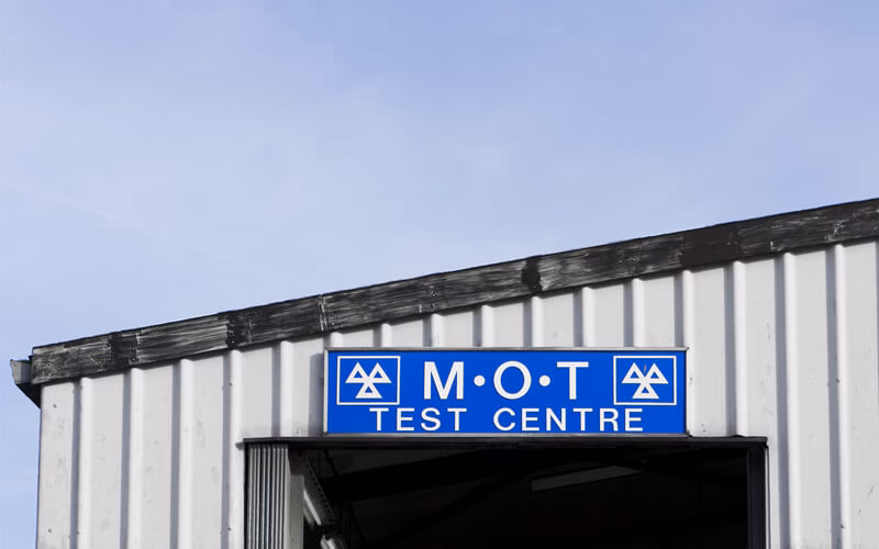 What services / facilities are available at Birchmere MOT centre?