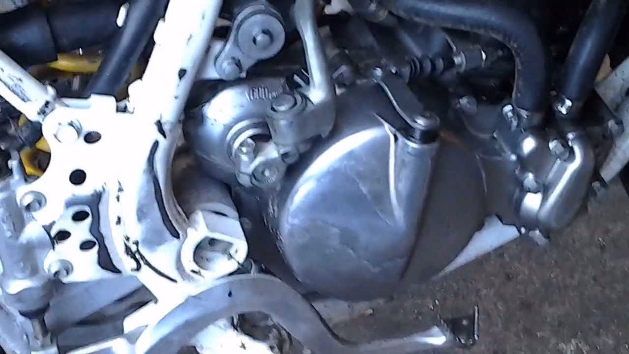 How do you remove a fuel tank from a Honda cr8or?