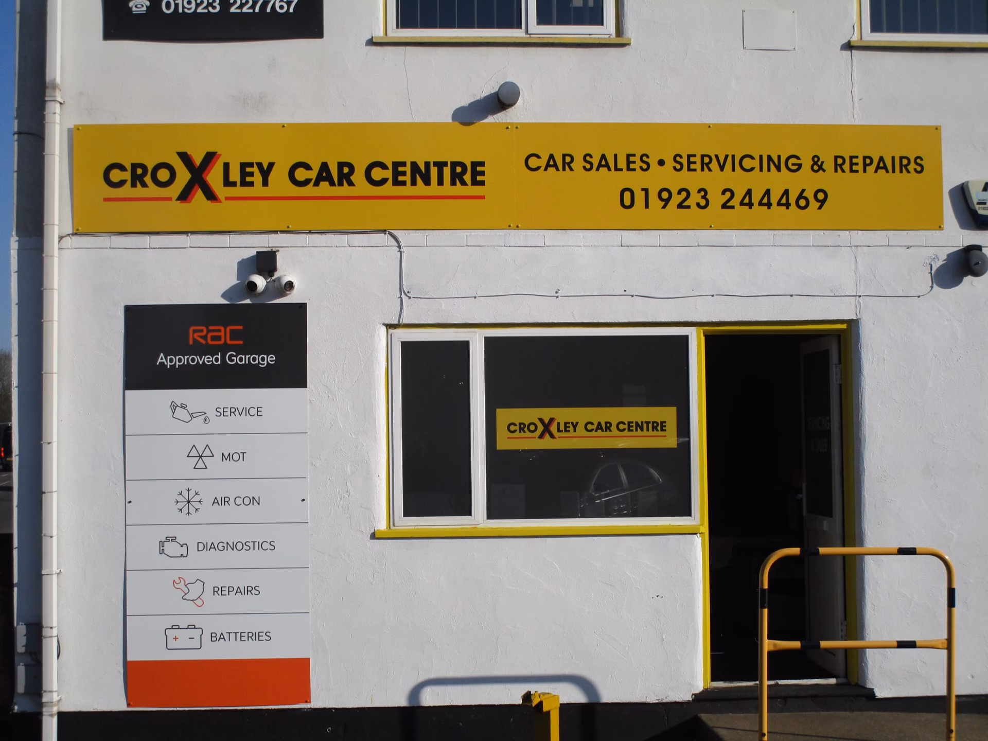 What services does Croxley car centre offer?