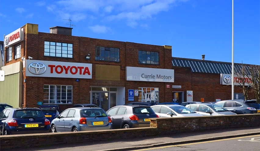 How do I choose a category for Currie Motors Isleworth?