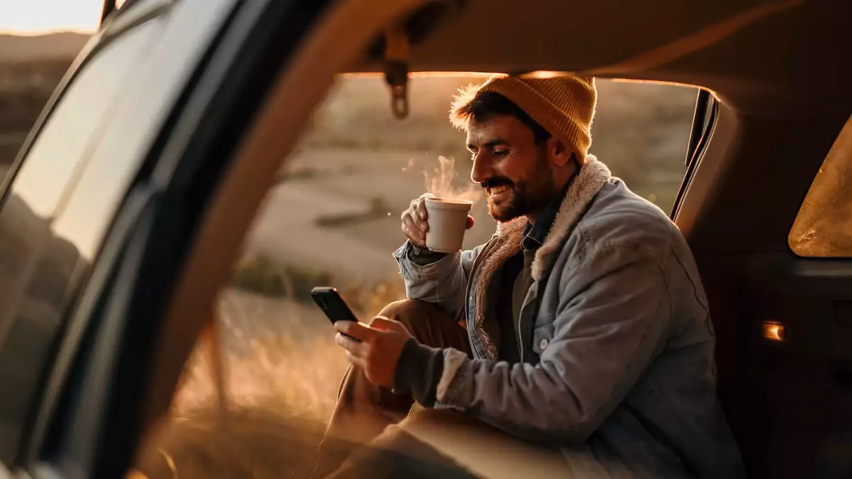 Does Aviva have a claim hotline?