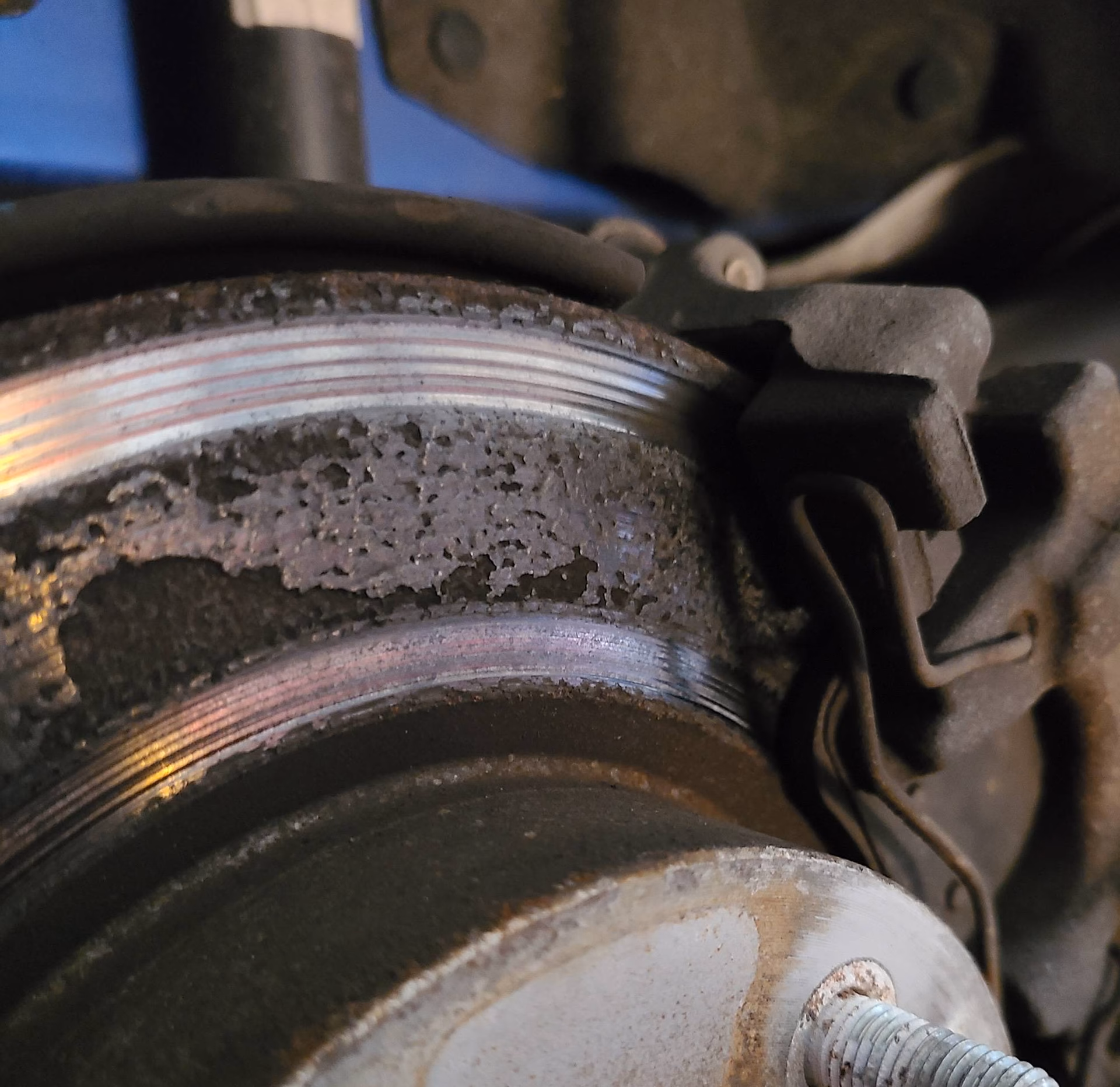 Do replacement brake pads reduce noise?