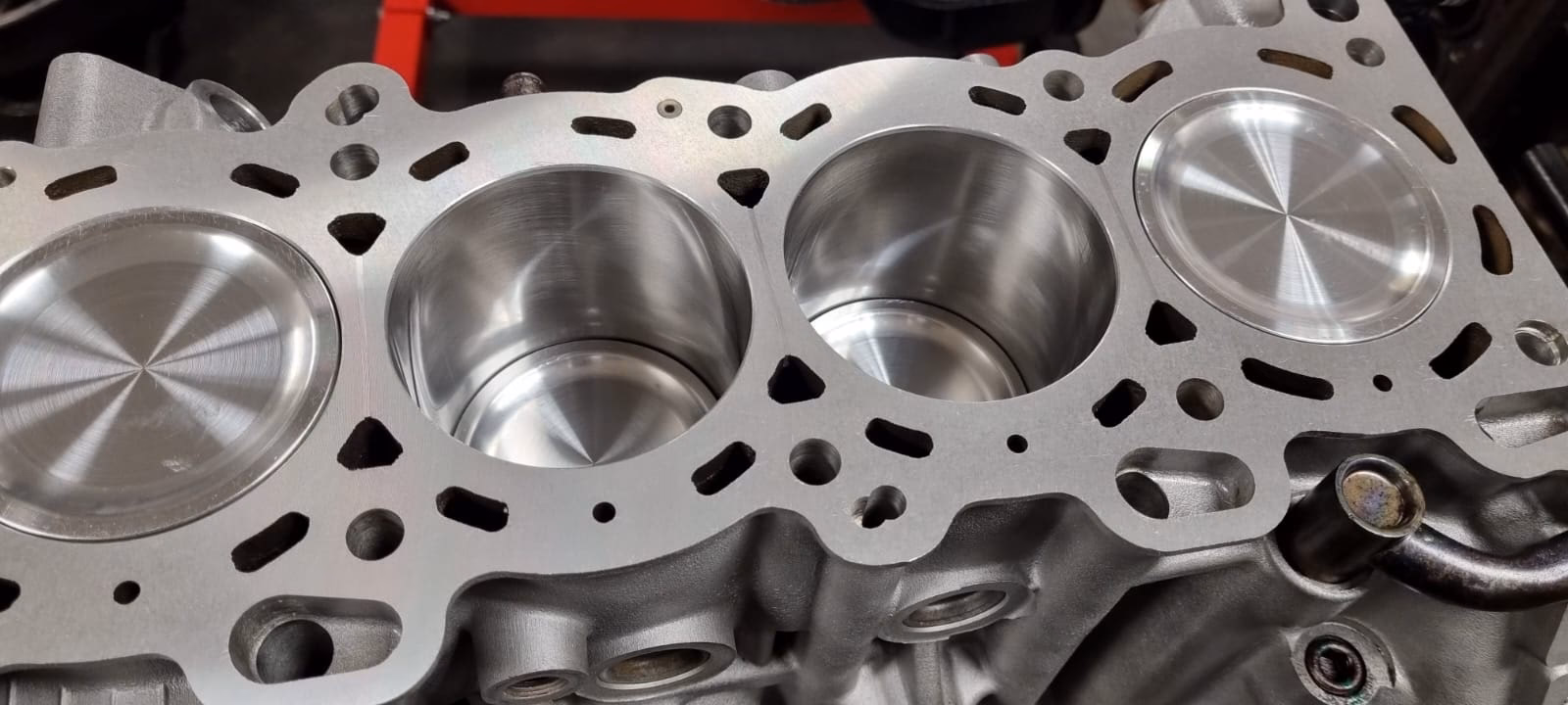 Can cylinder head reconditioning be done in Leicester?