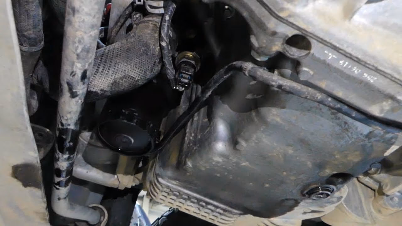 What does the red oil light on the Dacia Duster Mk1 mean?