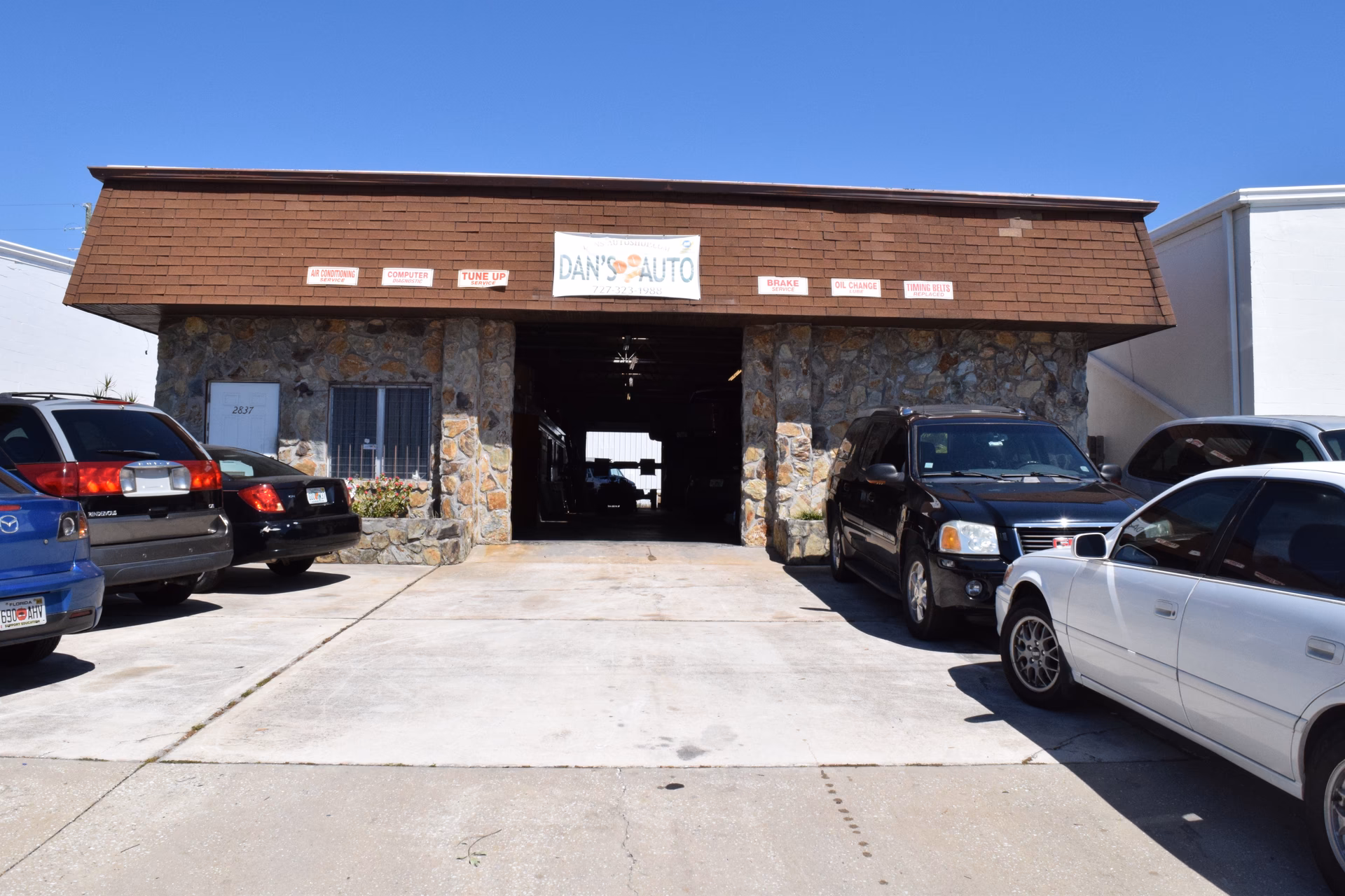 Who is Dan the man's auto body repairs?