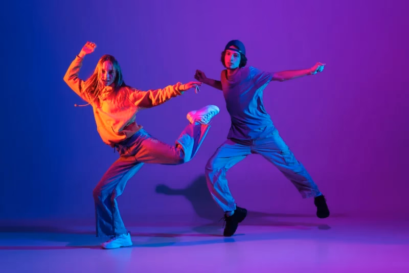 What does turn out mean in ballet?