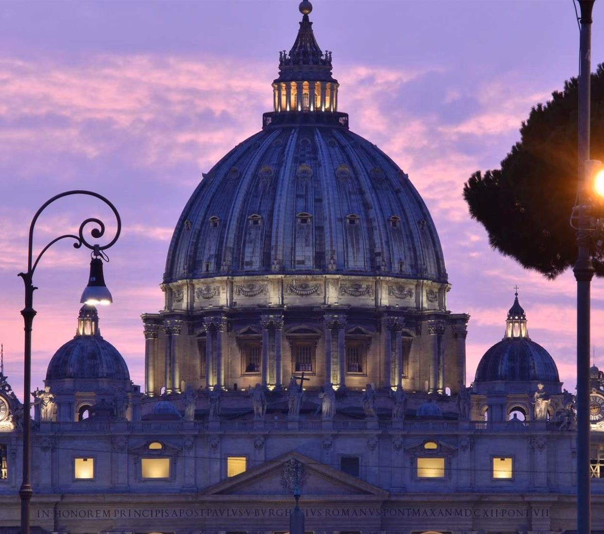 Quels sont les rapports entre le Vatican et l’église catholique romaine ?